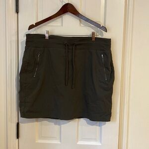 Athleta Grey Skort with pockets. Size 16T